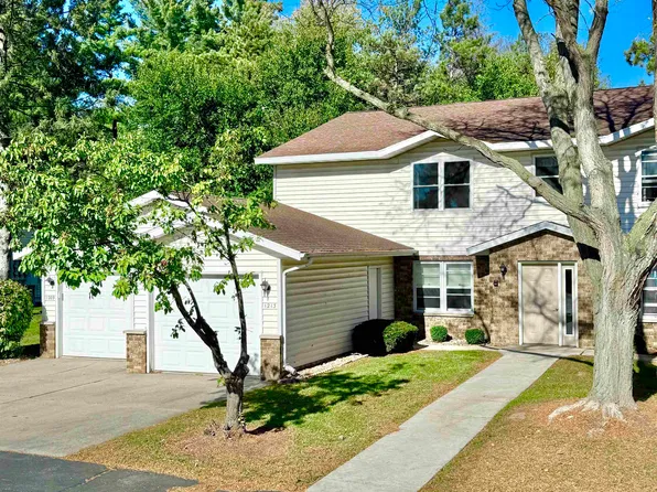 1213 N Forest Ln, Prairie Du Sac, WI 53578