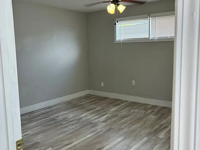 3806 Harvard St — Photo 13