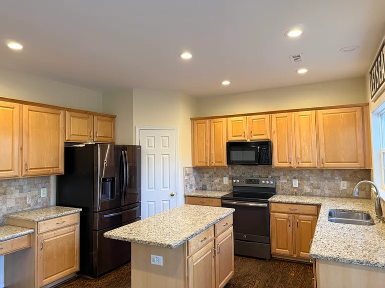 9530 Oswald Ln — Photo 11