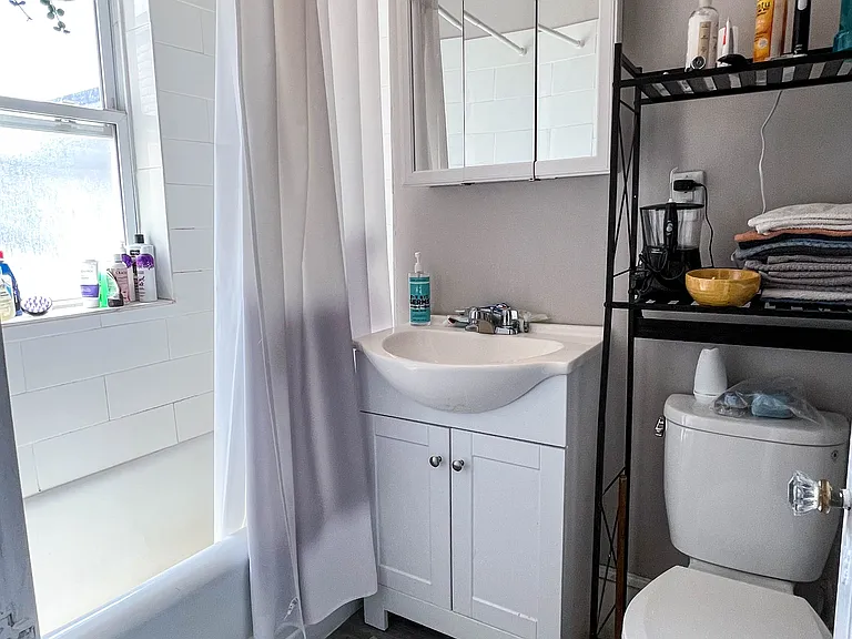 27 Lanark Rd #4 — Photo 14
