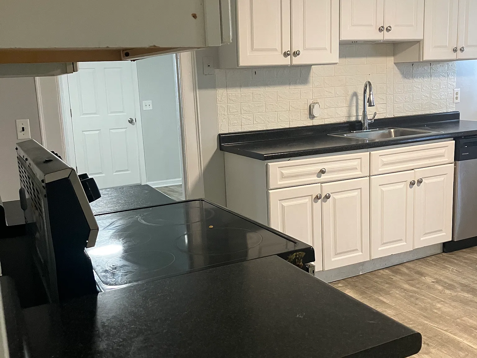 2 bed, 920 sqft, $1,750 — Photo 3