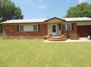 204 SE 2nd St, Laverne, OK 73848