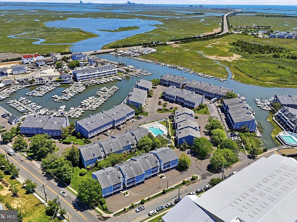 1st image of 710 Harbour Cv