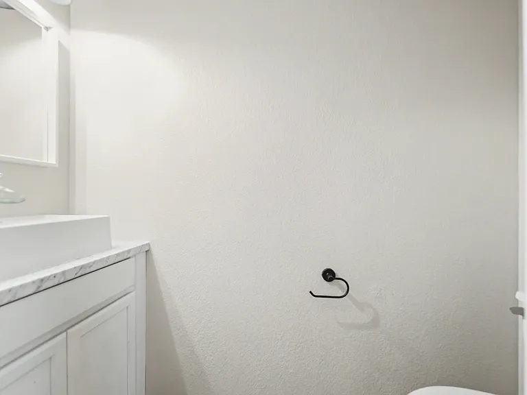 5013 Causeway Ct — Photo 17