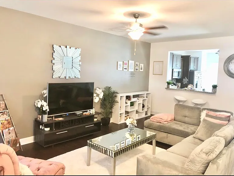 102 Harvest Oaks Ln — Photo 6
