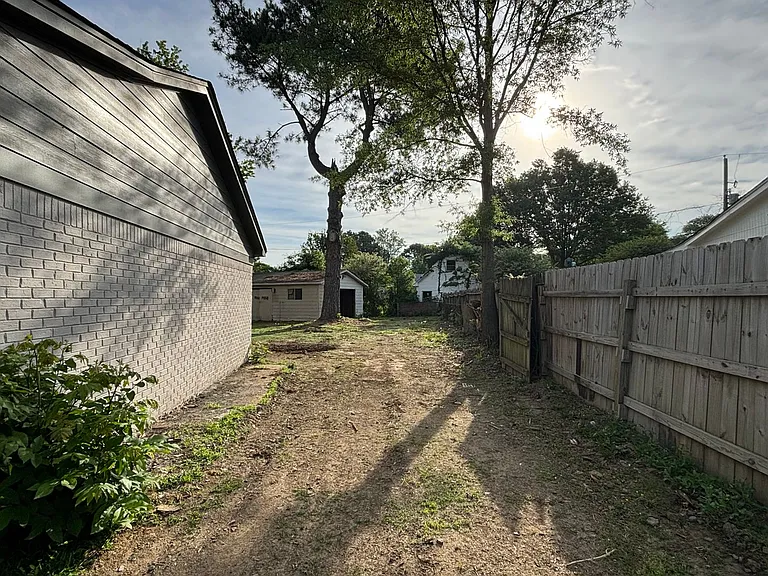 8468 Cedarcrest Dr E — Photo 16