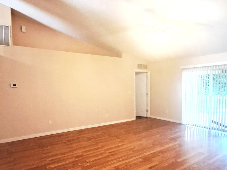 16 Lloshire Path — Photo 15