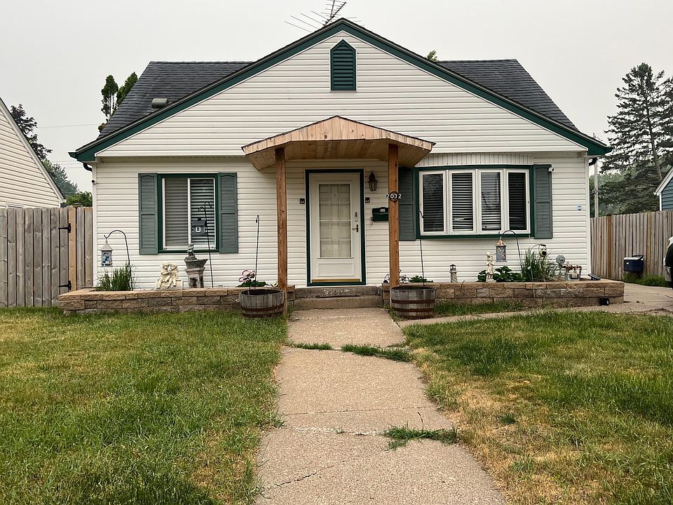 1st image of 2032 La Crosse Ave
