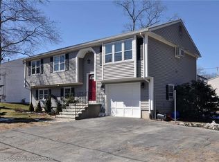 3 Falmouth St, Johnston, RI 02919