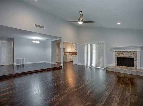 5th image of 1760 Crystal Way