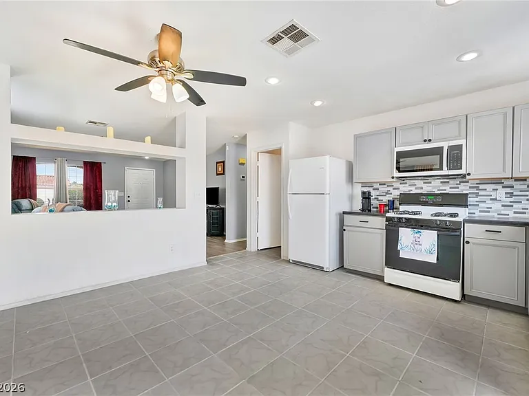 848 Angelus Oaks Dr — Photo 9