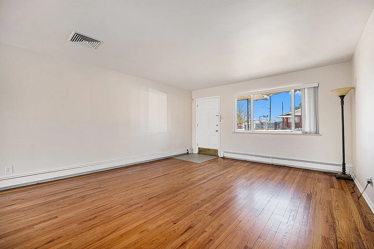 Building Photo - 4395 Balsam St