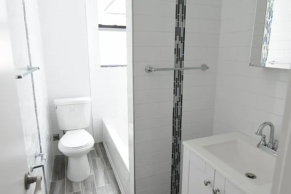 Rented by Bohemia Realty Group | media 7