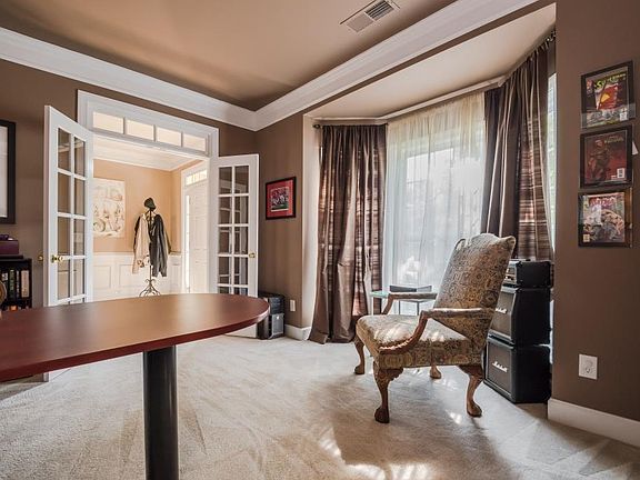 4th image of 185 Highlands Dr