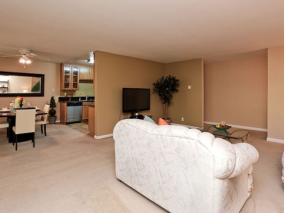 5th image of 300 Union Avenue #44