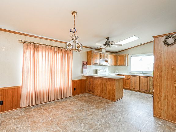 4th image of 59 Maple Ln