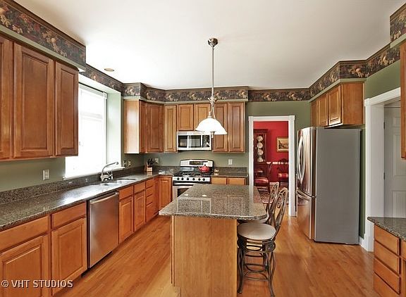 3rd image of 39W123 Foxwood Ln