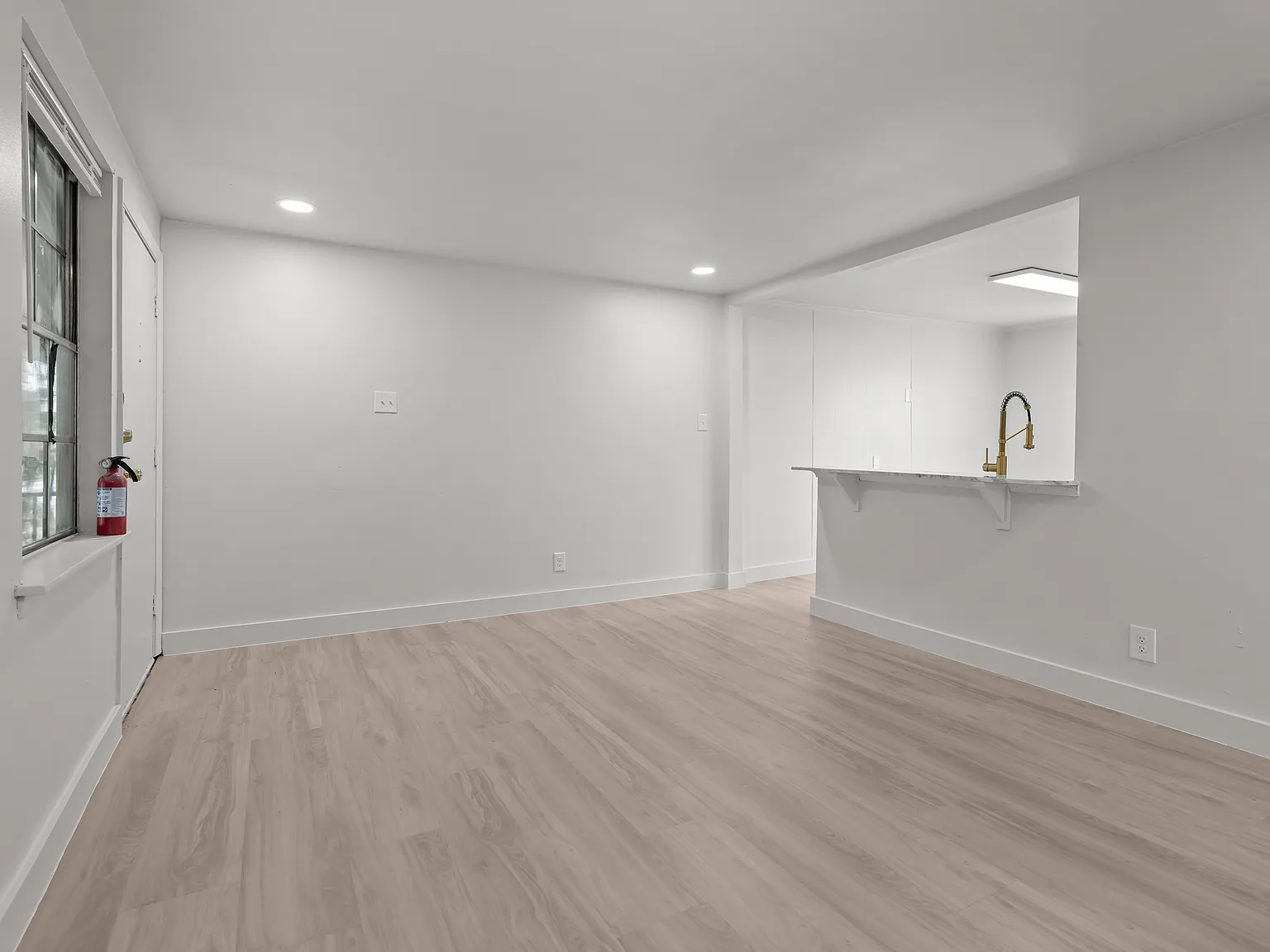 2 bed, 810 sqft, $1,195 — Photo 2