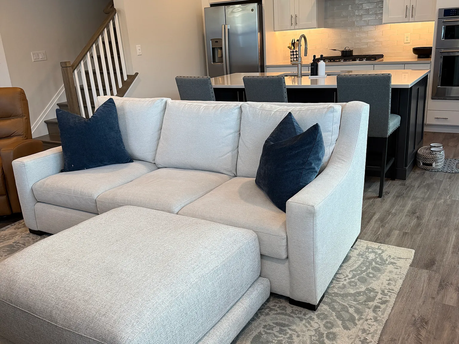 3 bed, 2.5 bath, 1850 sqft, $4,200 — Photo 3