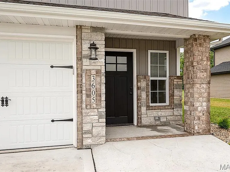3605 Justine Dr — Photo 3