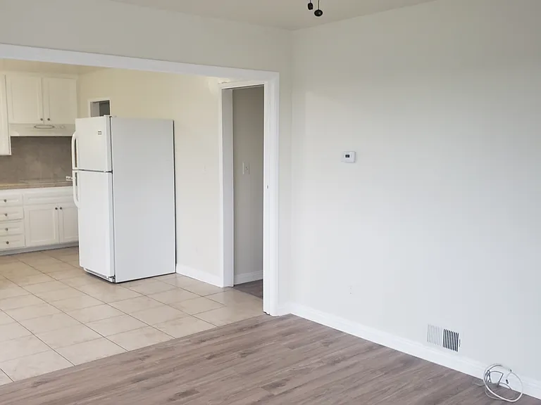 5820 Lauretta St — Photo 11