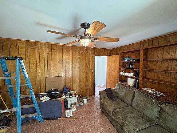 2nd image of 710 Twin Oaks Rd