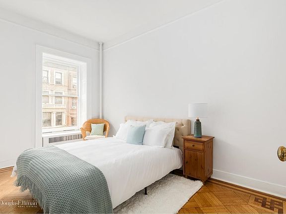 3rd image of 31 W 69th St APT 3A