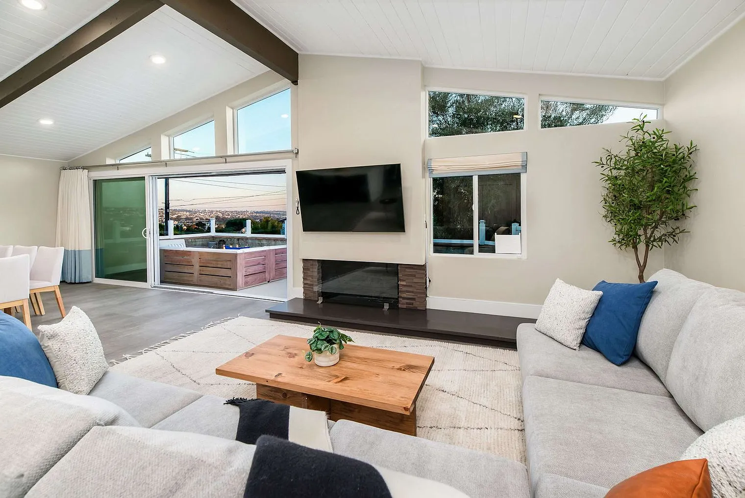 3 bed, 2.0 bath, $13,594 — Photo 2