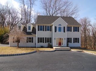 6 Brecia Ct, Lafayette, NJ 07848