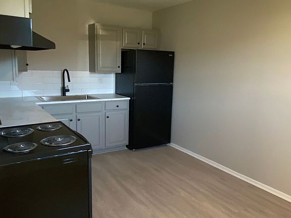 3rd image of 769 W 61st St APT 769-2