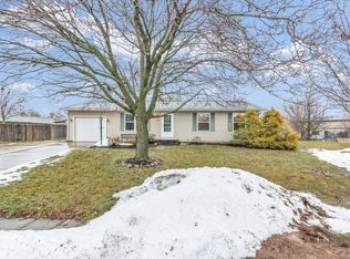 502 Richard Ct, Mahomet, IL 61853