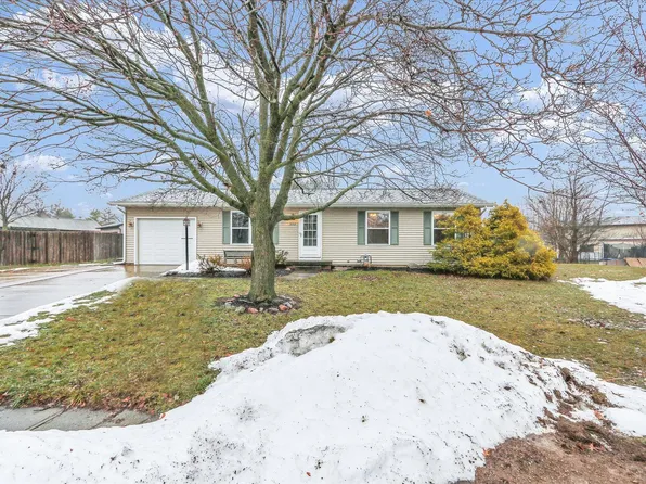 502 Richard Ct, Mahomet, IL 61853