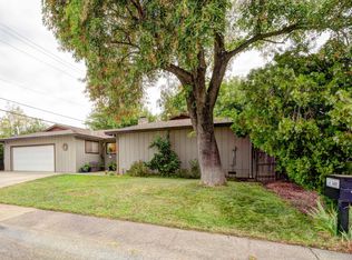 3401 Summit Dr, Redding, CA 96001