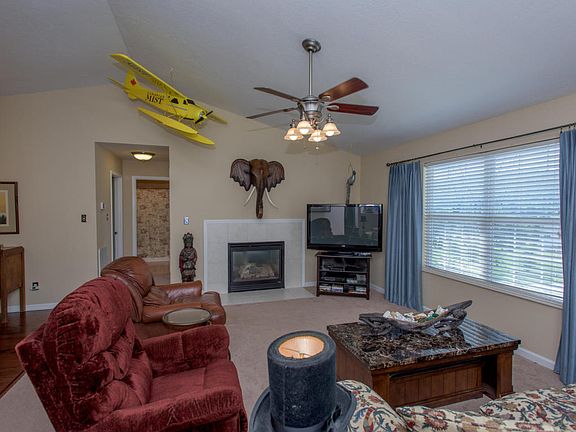 4th image of 6705 Farmbrook Ln