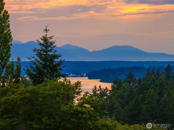 11665 NE Sunset Loop, Bainbridge Island, WA 98110