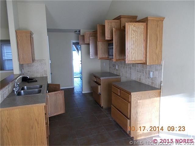 2nd image of 13475 Cherokee St