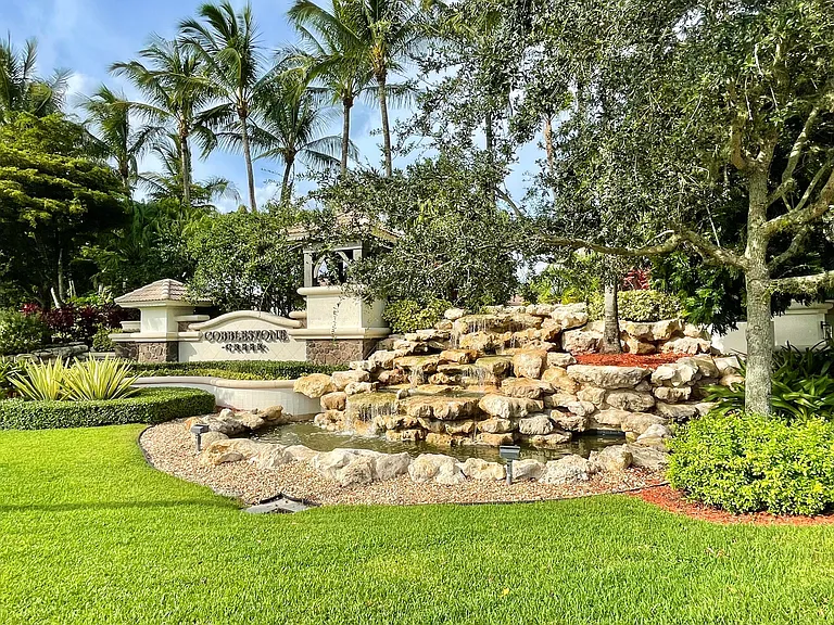 9656 Cobblestone Creek Dr — Photo 42