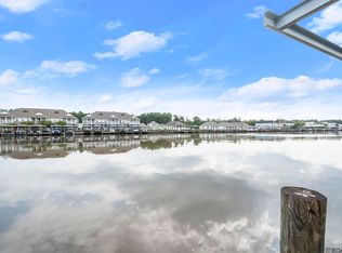 12430 River Highlands Dr UNIT Q, Saint Amant, LA 70774
