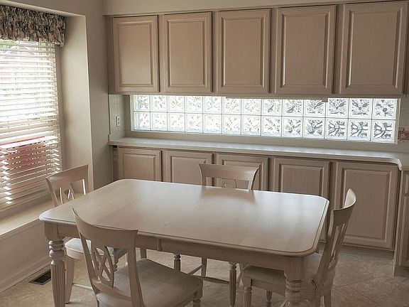 4th image of 17677 Orange Grove Dr