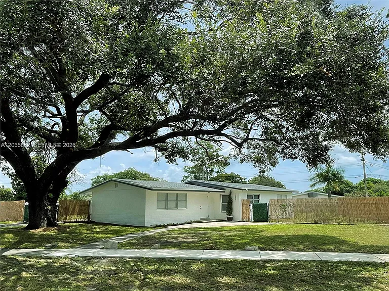 1606 NW 12th Ave — Photo 4