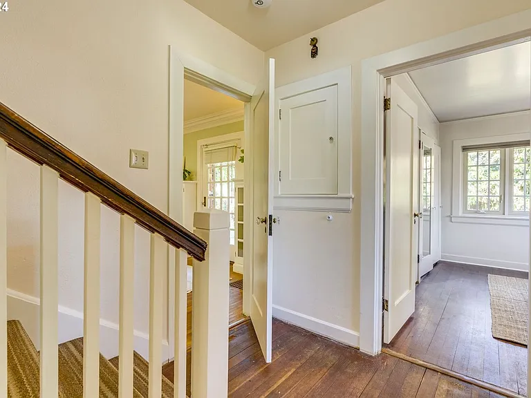 2430 SE Park Ave — Photo 18