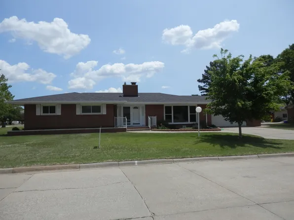 331 N Ash St, Russell, KS 67665