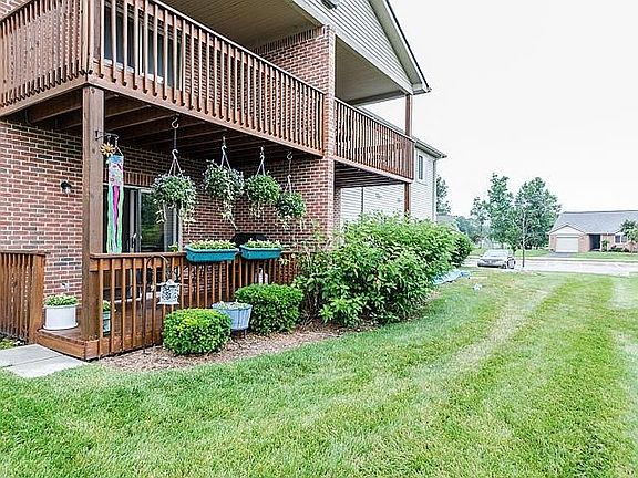 2nd image of 9597 Wildflower Ct