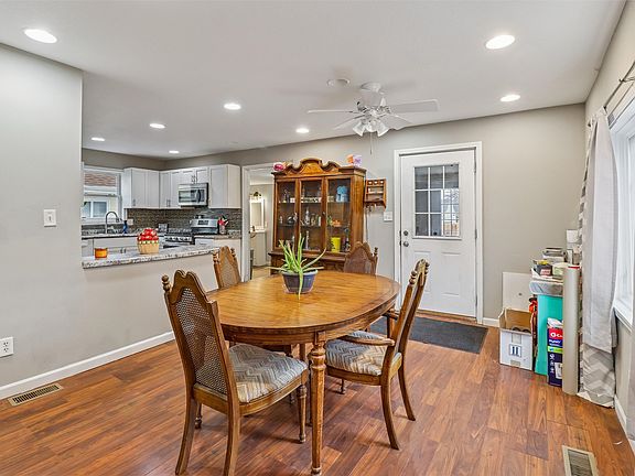 4th image of 3943 12th St