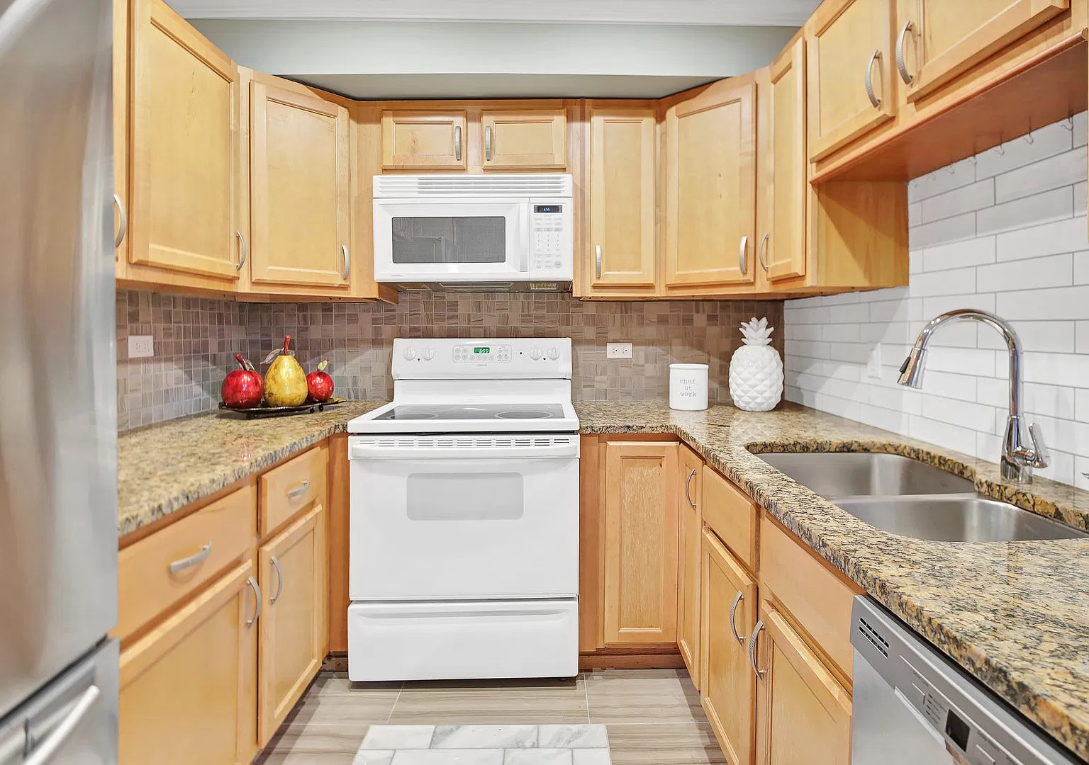 2 bed, 2.0 bath, 1100 sqft, $1,995 — Photo 4