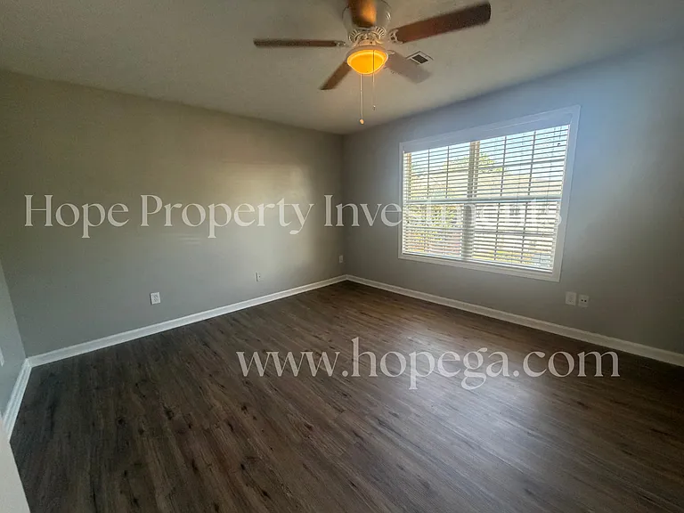 5 E Newnan Rd — Photo 9