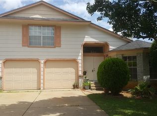 5005 Stage West Dr, Arlington, TX 76017