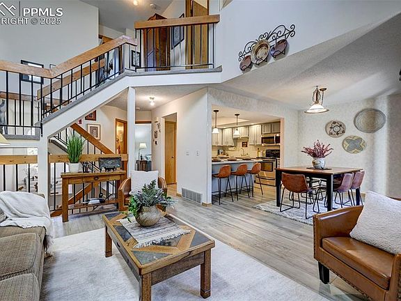 5th image of 2124 Palm Dr