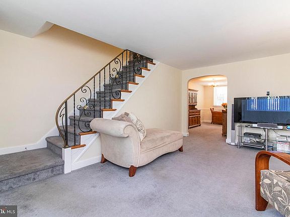 4th image of 2569 Stoneybrook Ln
