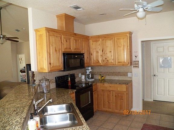 3rd image of 147 W Castlelake Dr